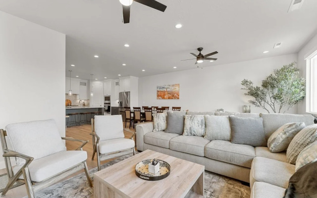 Oasis Retreat 5 Bedroom Townhouse