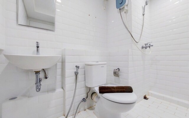 Modern And Comfort Look Studio Kingland Avenue Apartment