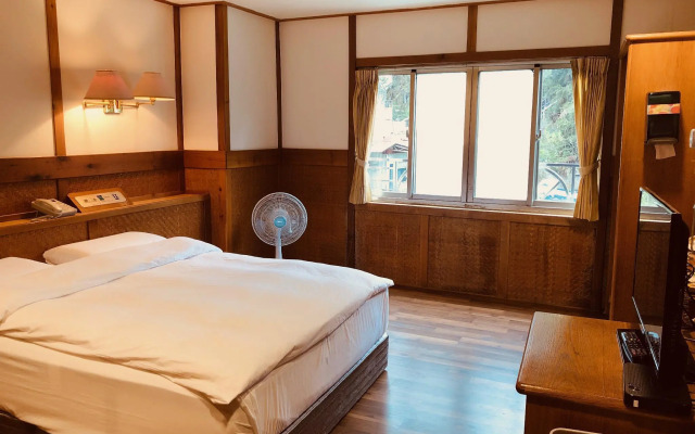 Fenchihu Hotel