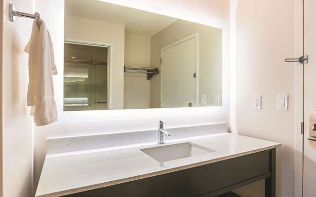 La Quinta Inn & Suites by Wyndham Atlanta Midtown - Buckhead