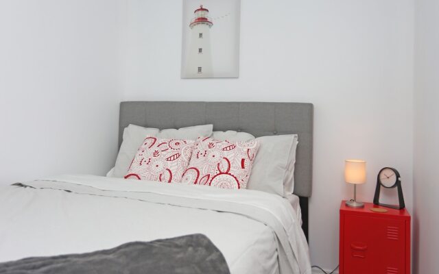 Marvelous 2 Bdrm in Downtown Toronto