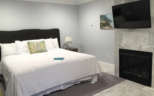 Beach Bungalow Inn and Suites