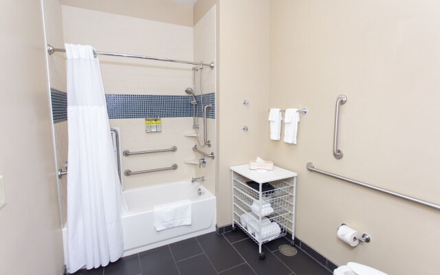 Staybridge Suites Bowling Green by IHG