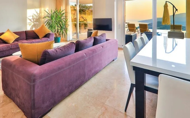 Villa Blue Harmony