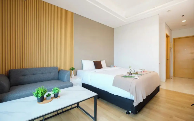 Simple Designed And Homey Studio At Apartment Capitol Suites