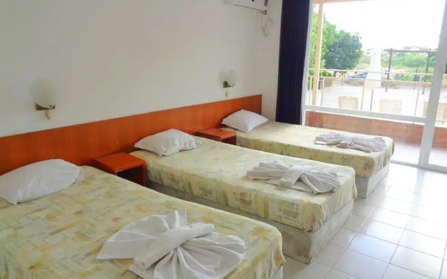 Meta Beach Budjet Hotel