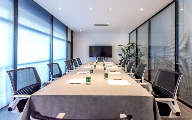 Kuanrong Suite Hotel (Chimelong Wanda Store in Panyu, Guangzhou)