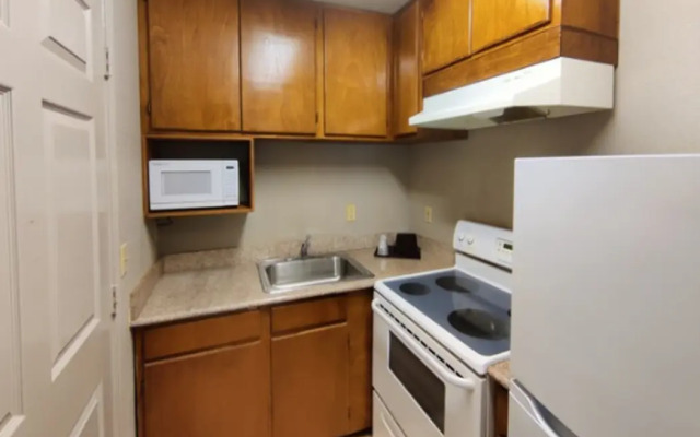 Regency Inn & Suites