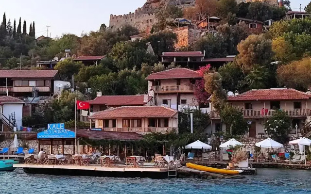 Yener Apart