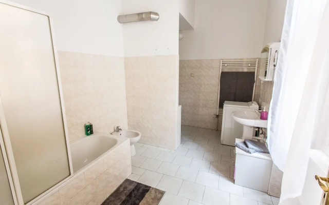 Central Retro Apartment