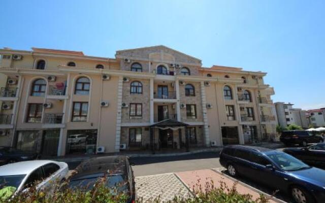 Menada Royal Bay Apartments