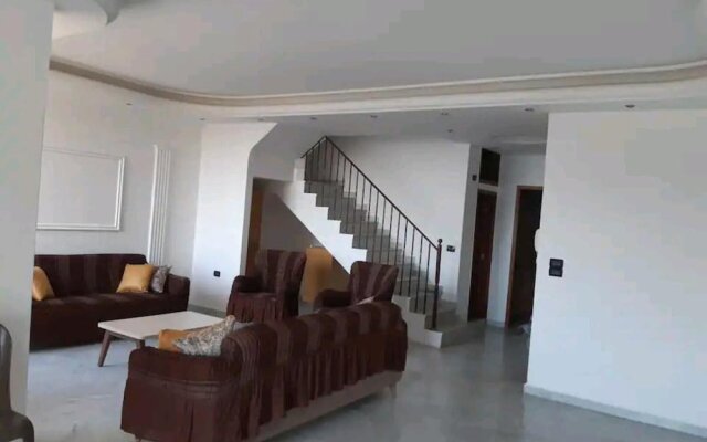 Stunning 4-bed Apartment in Ain Saadeh