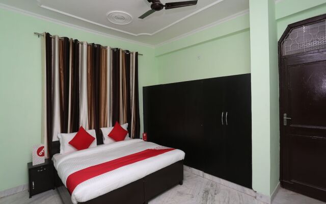 OYO 18669 Shree Palce