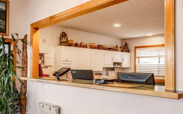 Econo Lodge Inn & Suites Madras