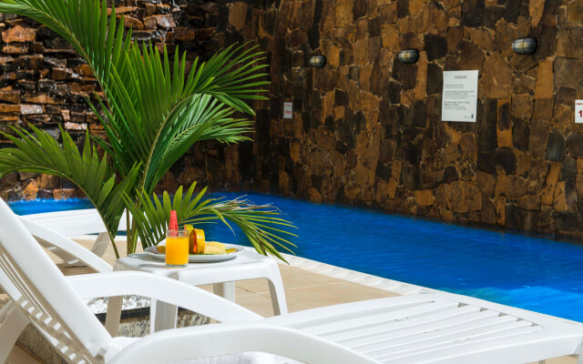 Arami Hotel & Lodge