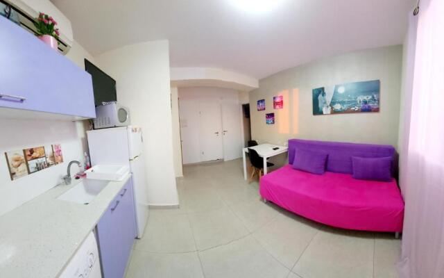 Beachfront Apartment Bat Yam 613