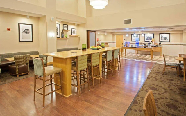 Hampton Inn & Suites Canton