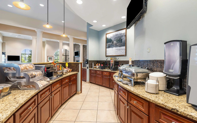 Best Western Plus Westgate Inn & Suites