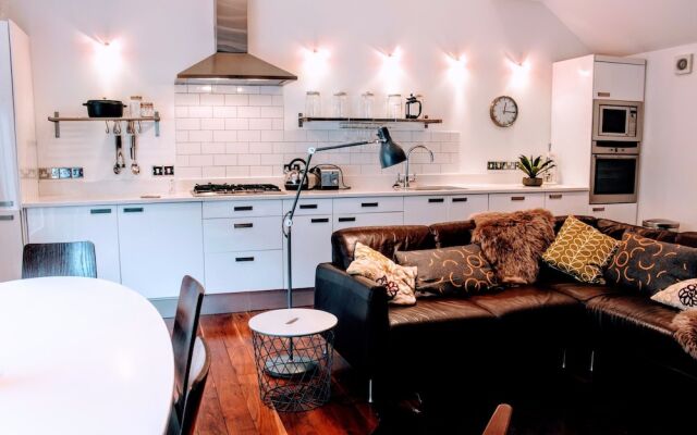 1 Bedroom House With Balcony
