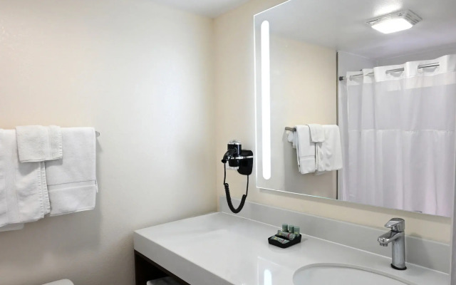 Golden Host Resort - Sarasota