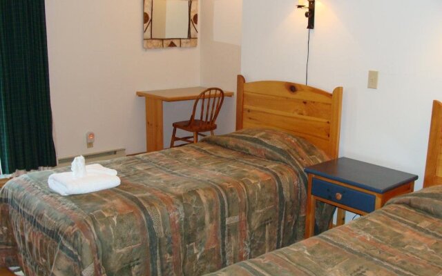 Port Cunnington Lodge & Resort