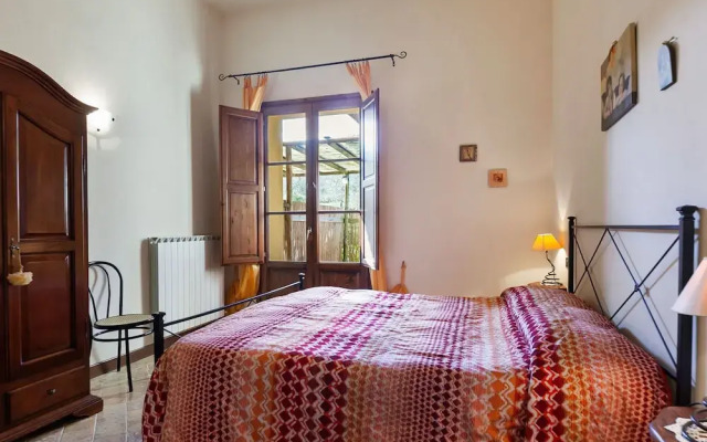 Tranquil Holiday Home in Chianni With Swimming Pool