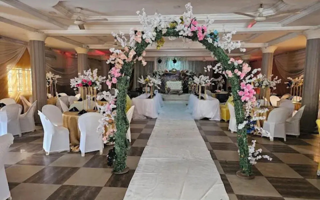 Arlington Hotels and Suites LTD