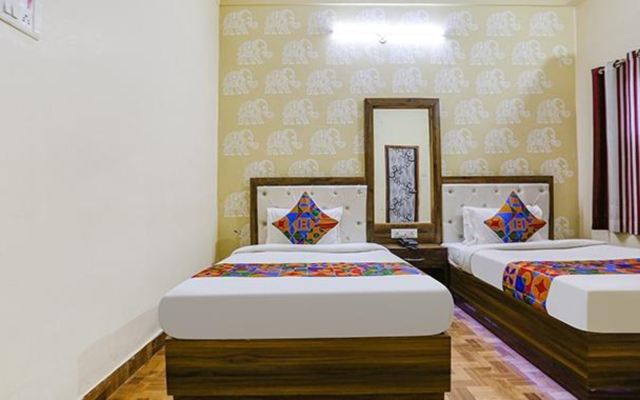 Fabhotel Shivam Palace