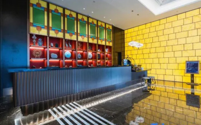 Metropolo Hotels(Guangzhou Hanxi Changlong Wanbo Subway Station Store)