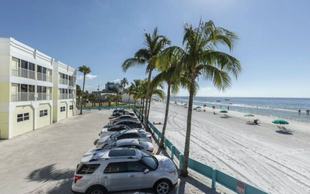 Pierview Hotel and Suites