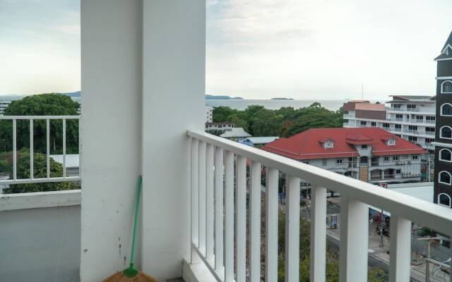 New Nordic Club 2 by Apartwell