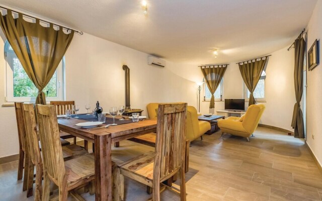 Beautiful Home in Barusici With Wifi and 3 Bedrooms