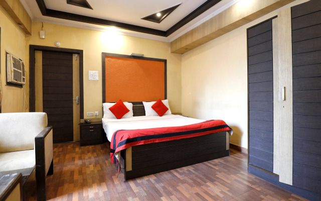 Hotel Trimoorti