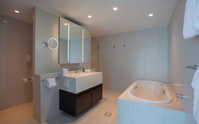 Hilton Surfers Paradise Hotel & Residences.