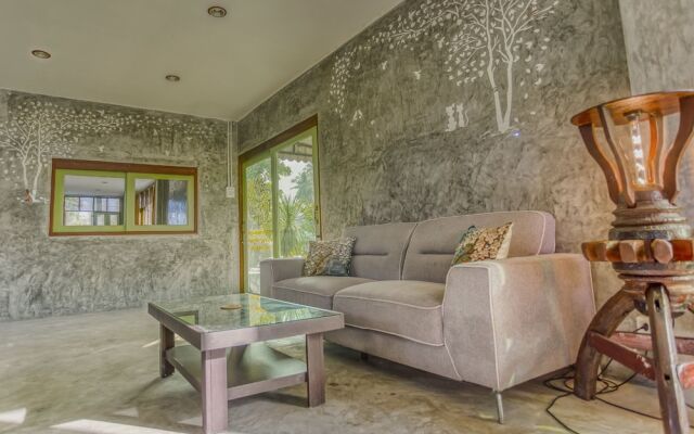 Tonmai Suites