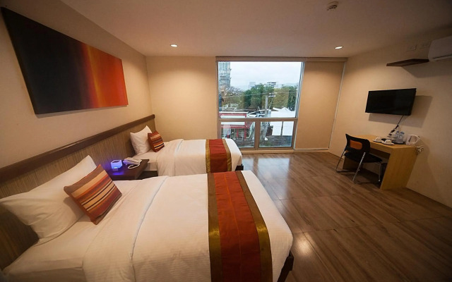 NS Royal Hotel