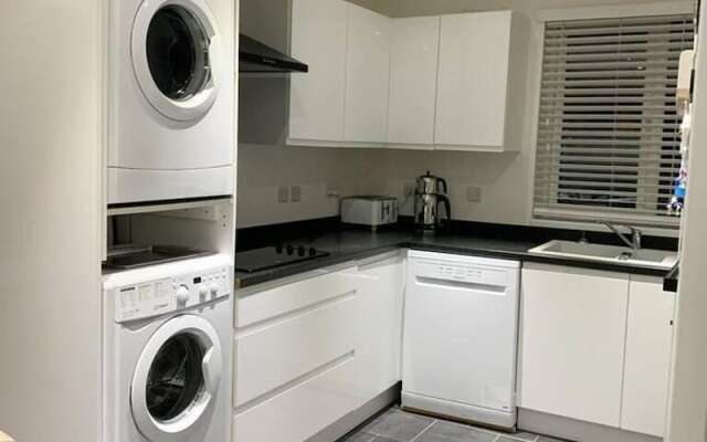 Stunning 2-bed House in Pembroke Dock