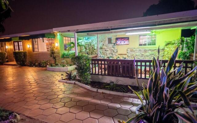Your Cozy Spacious home with Heated Pool
