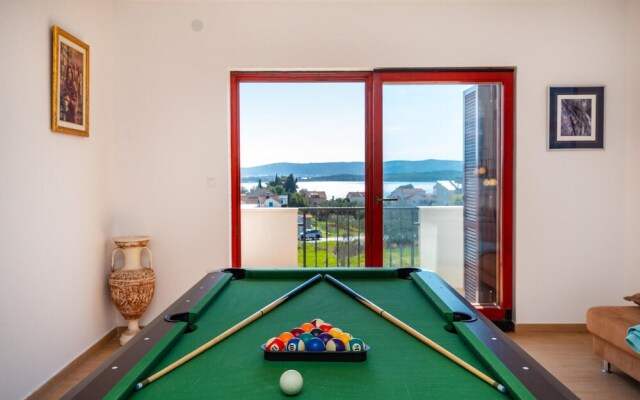 Awesome Home in Sv Filip i Jakov With Sauna, Wifi and 5 Bedrooms