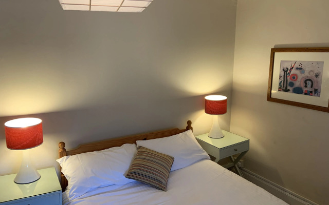 The Halfway House Pub and Kitchen