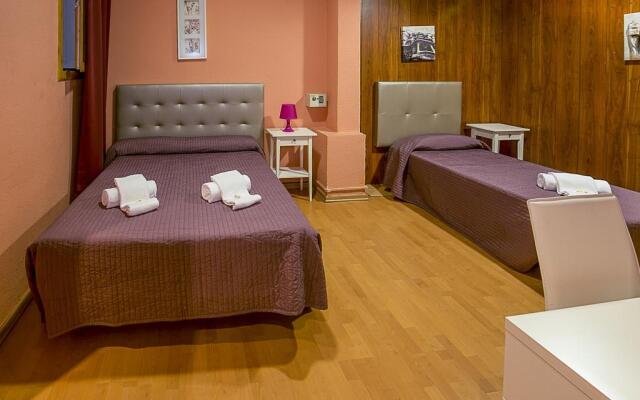 Hostal Balmes Centro