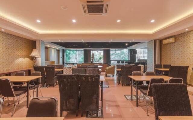The Sleepzzz Hotel Senayan