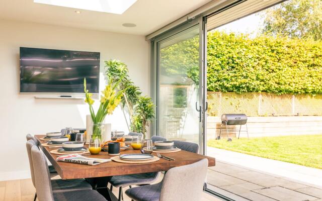 Luxury Home With Garden Gym Roof Terrace