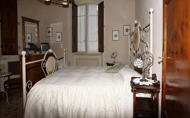 Marta Guest House