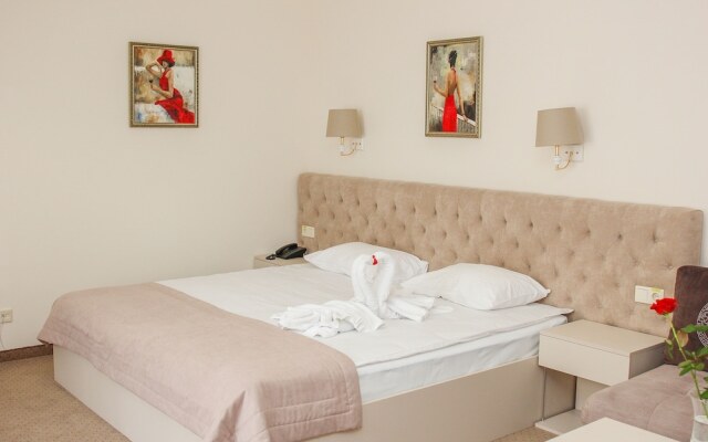 Hotel 52