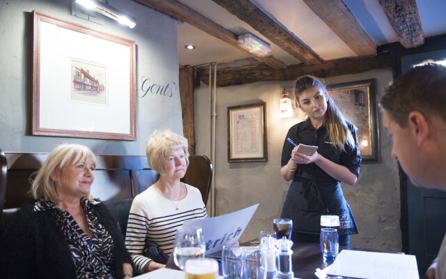 The Ostrich Inn London Heathrow