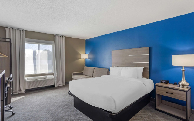 Comfort Inn & Suites Harrisburg-Hershey North