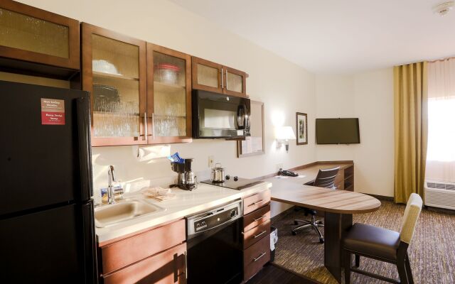 Candlewood Suites Auburn by IHG