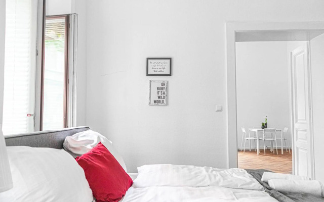 Joyful Apartments at Superb Location near AKH Hospital