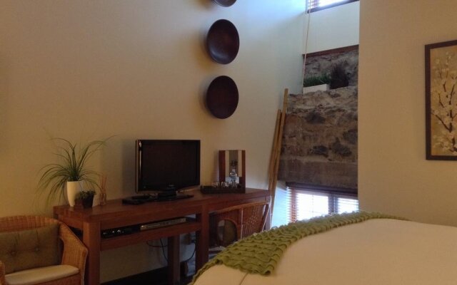 Le Manoir du Rocher B & B